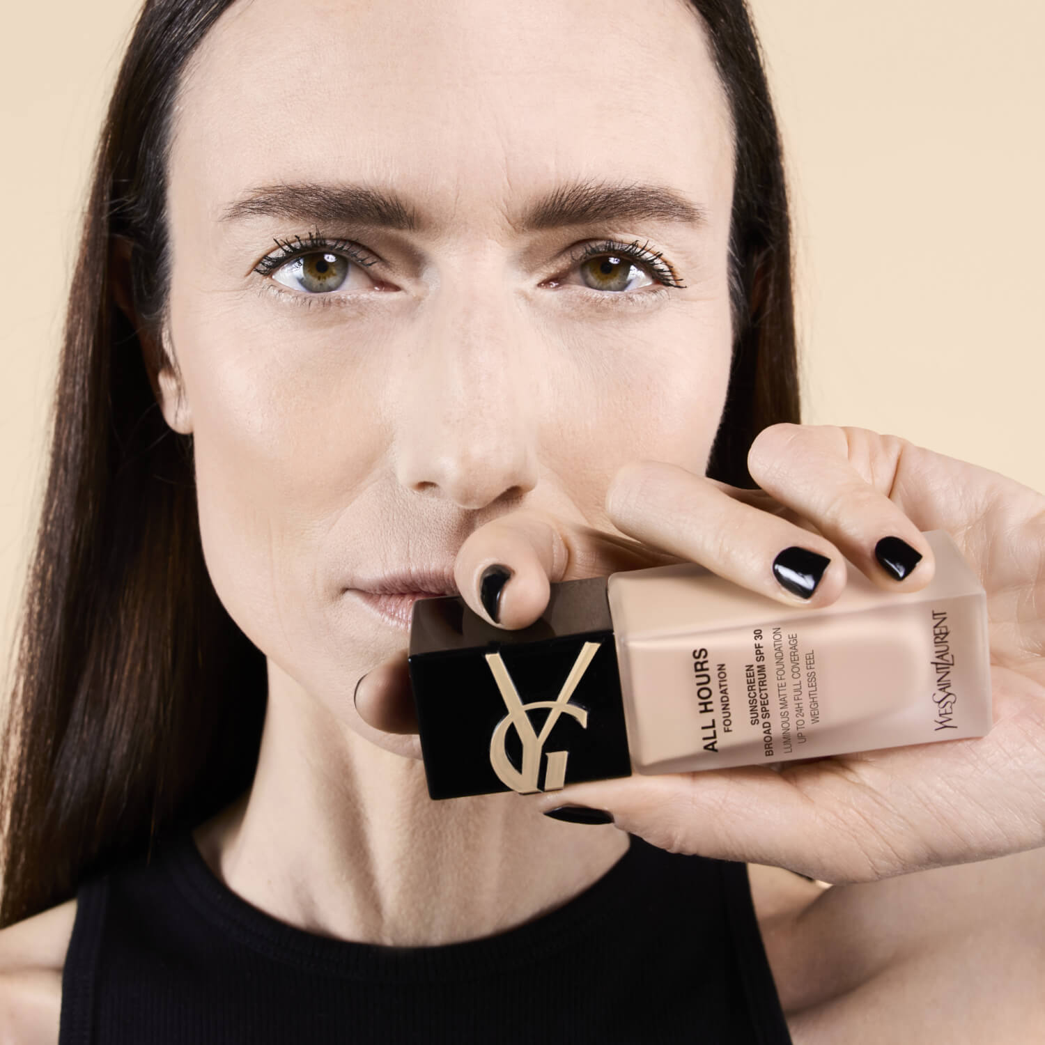 ALL HOURS FOUNDATION (BASE DE MAQUILLAJE MATE LUMINOSO)